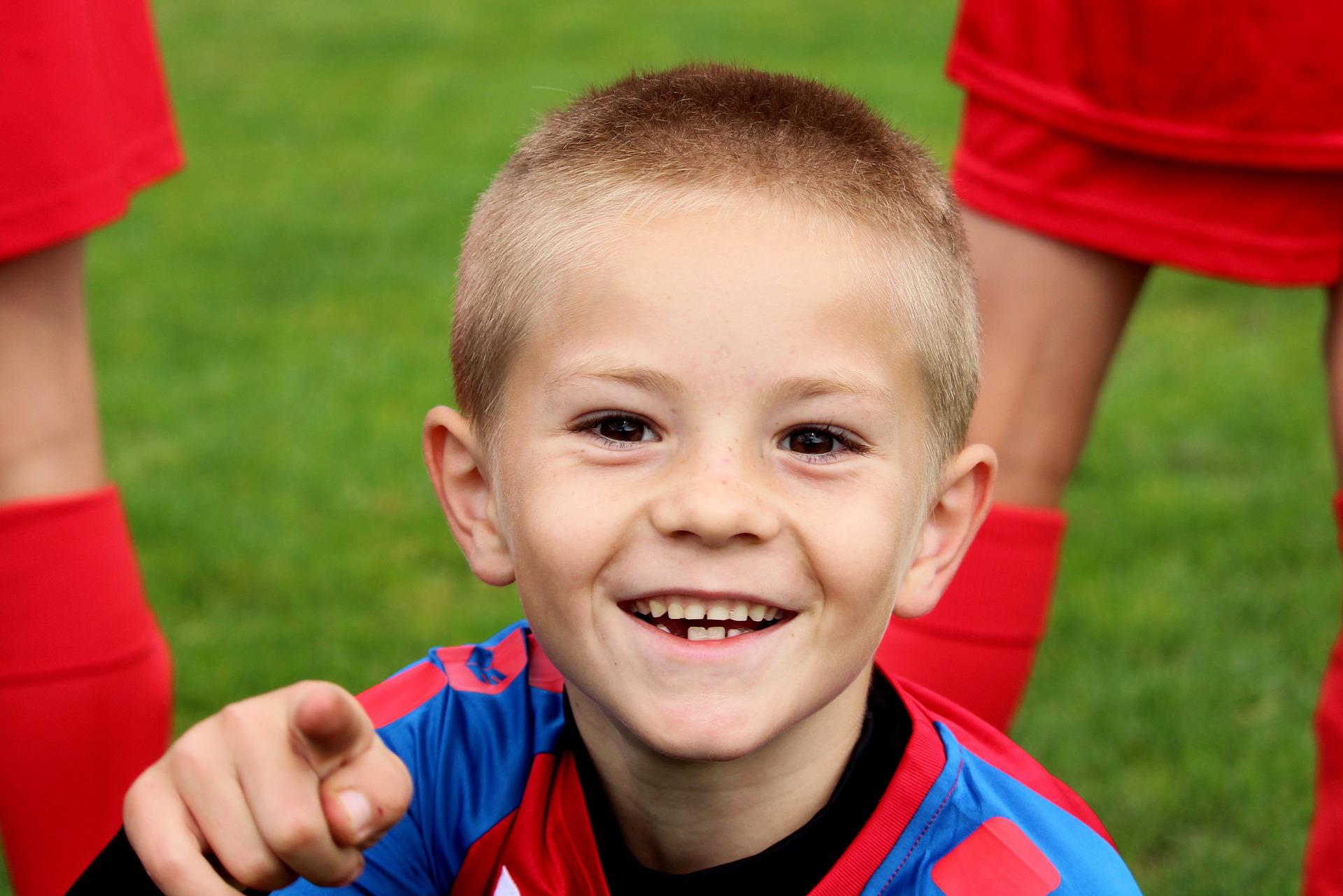 footballer-g097a14aa8_1920